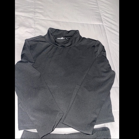 Crop top w/ short set - Picture 4 of 7